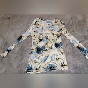Medium long sleeve floral top